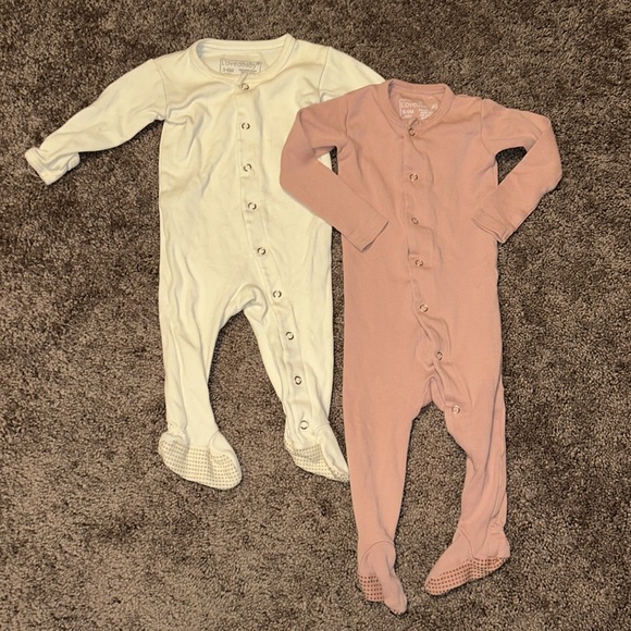 L’oved baby cream and mauve button front footies 3/6m and 6/9m - Picture 2 of 6